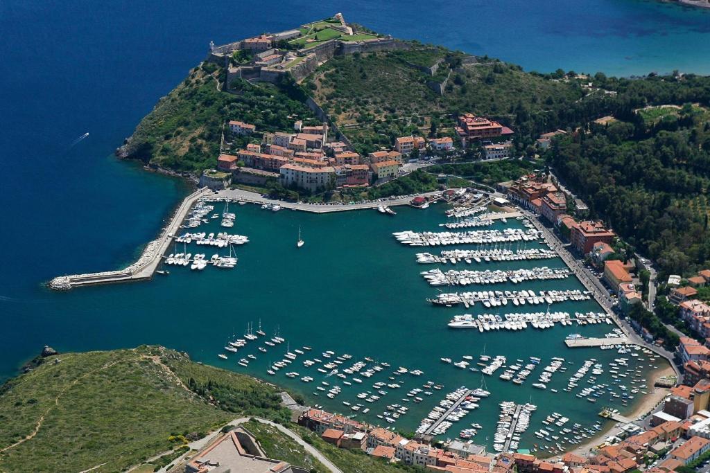Hotel La Torricella Капальбио Экстерьер фото